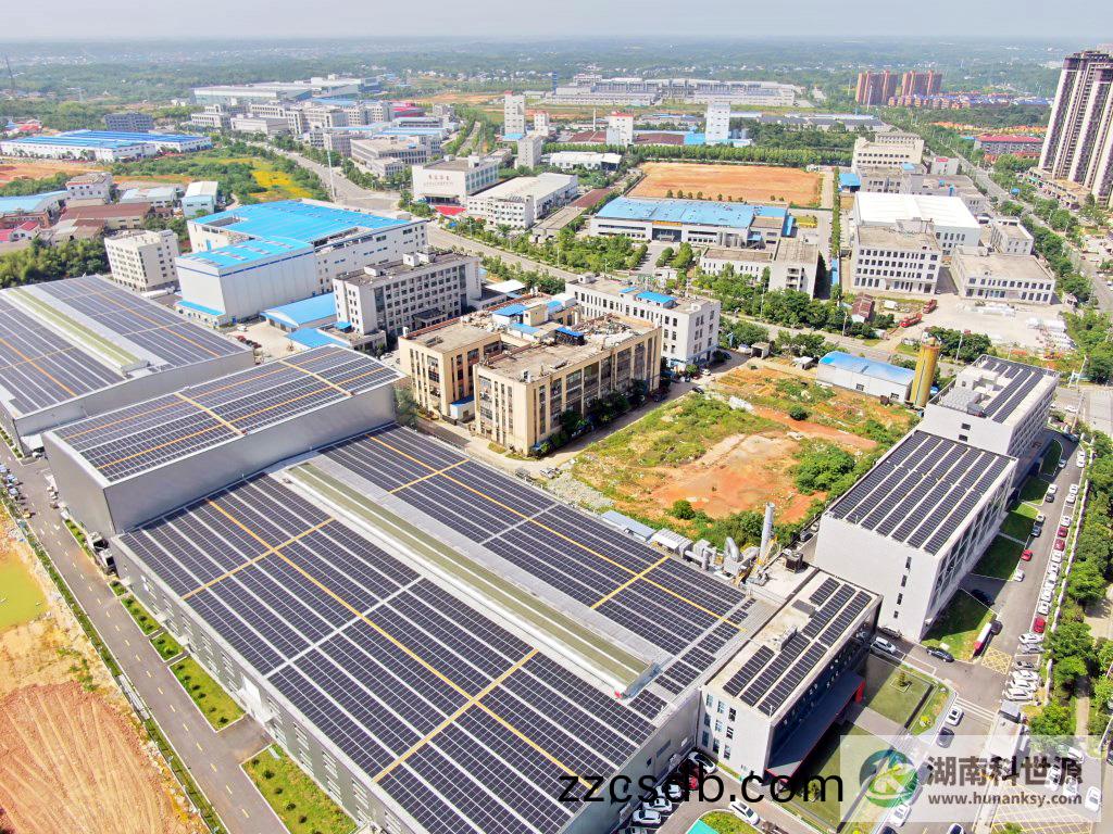 長沙銀騰塑印包裝公司廠(chang)房屋頂分佈式光伏髮電工程 長沙銀騰塑印包裝公(gong)司廠房屋頂分佈式光(guang)伏髮電工程